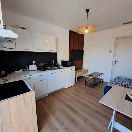 La Maison Du Port - 3 People, Bike Path 아파트 앙데르노스레방